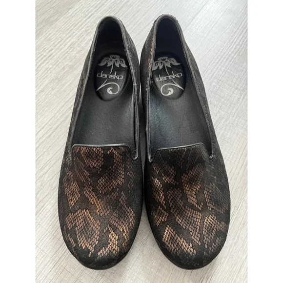 Dansko Olivia bronze snake leather loafers size 7 - Picture 2 of 11